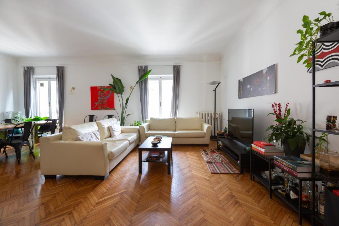 Moscova Cosy Apartment Милано Екстериор снимка