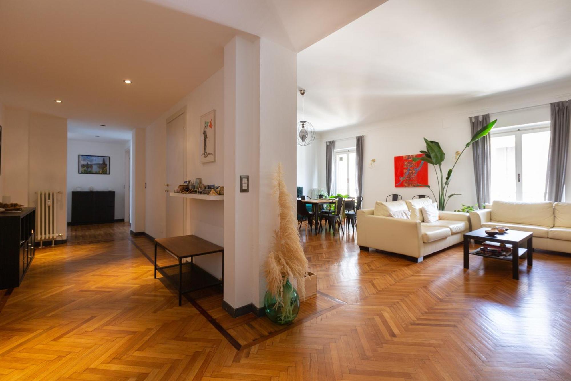 Moscova Cosy Apartment Милано Екстериор снимка
